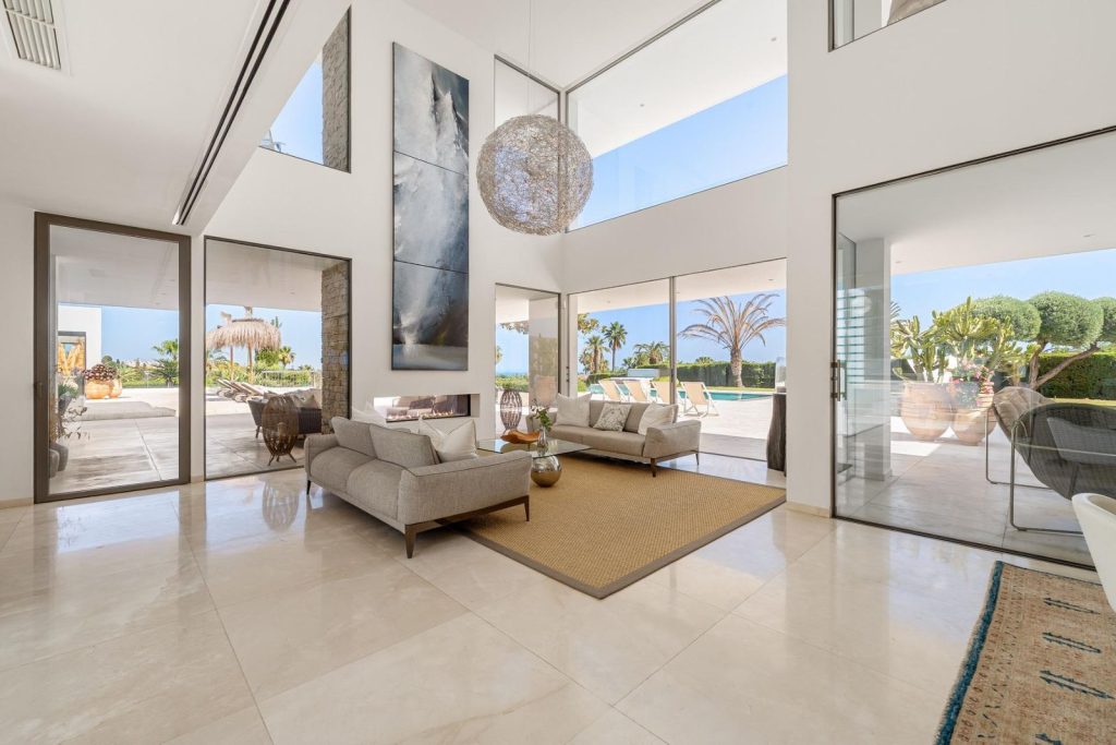 Stunning contemporary villa in La Cerquilla, in the heart of Nueva Andalucía’s Golf Valley