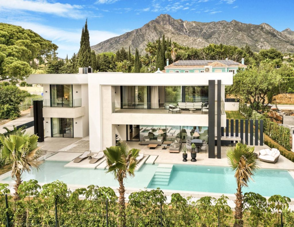 stunning brand new 5-bedroom luxury villa in the heart of Marbella's coveted Golden Mile, specifically in Rocío de Nagüeles : Spainpropertyadvisor.com